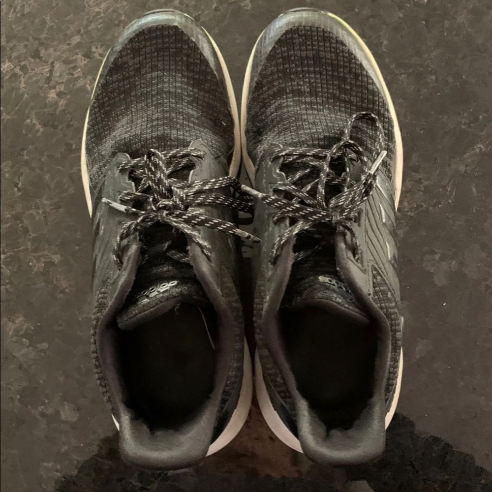 Kids Adidas 5.5 GREAT condition